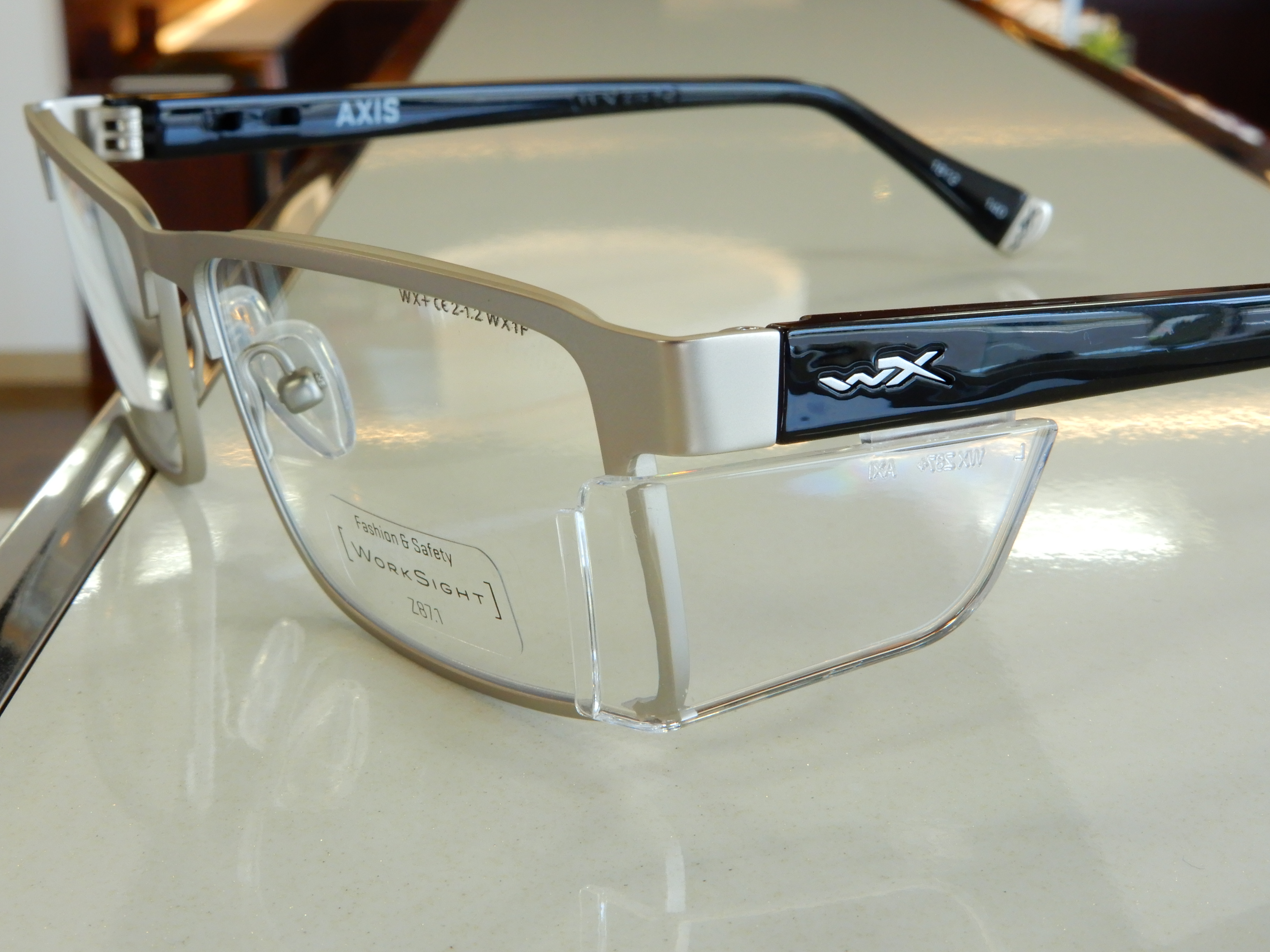 【 Wiley X （ワイリーX）のメガネフレーム、ＷＯＲＫＳＩＧＨＴ（ワークサイト）です！】 アメリカ発、耐衝撃メガネ登場です。軽いメガネをお探しの方、お断り！