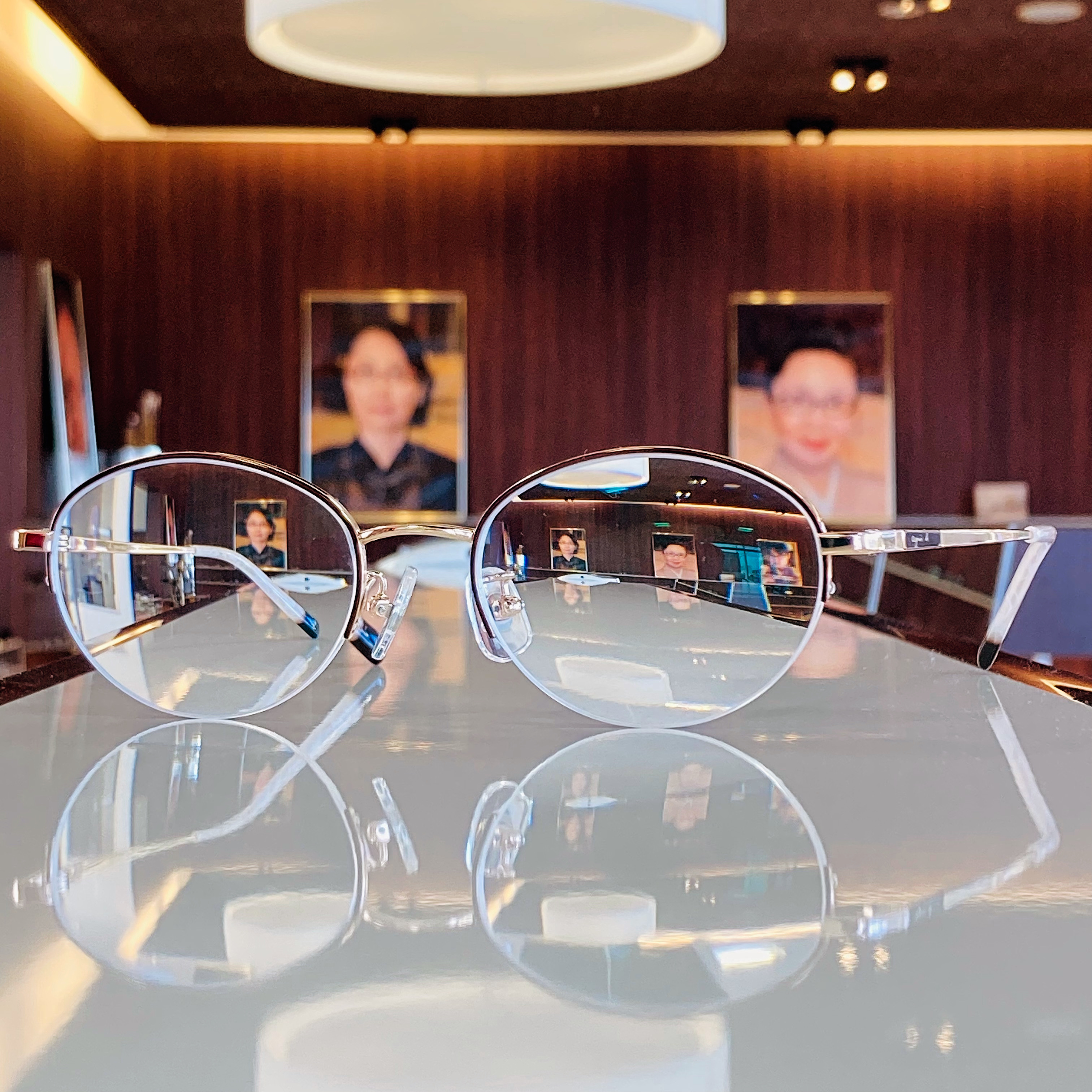 アニエスｂ ＆ 東海光学ＺＸレストＲ・アシストレンズの組み合わせです。