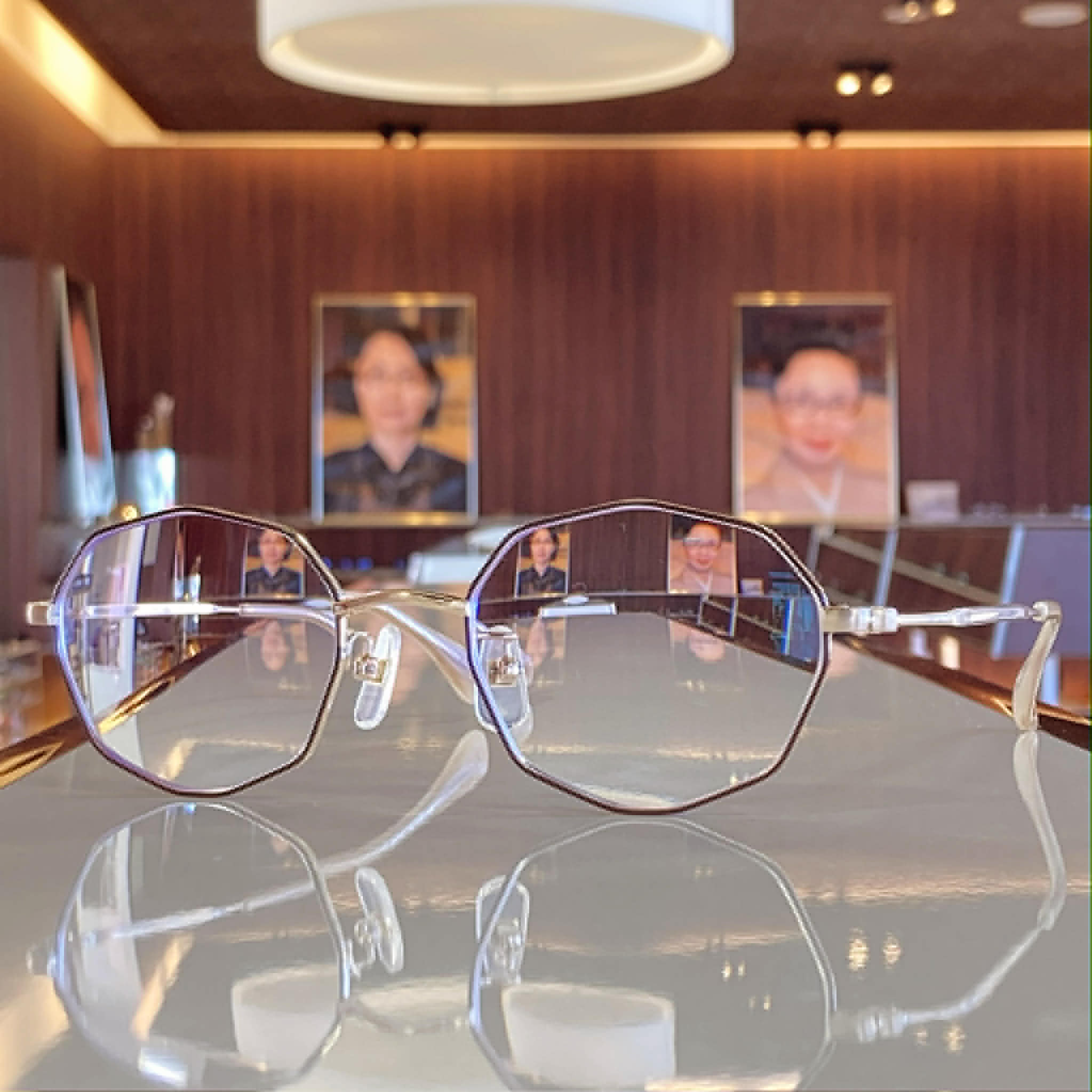 PUTRI（プトゥリ）EP-918 ＆ HOYA 両面複合遠近両用 ウェルナの組み合わせです♪