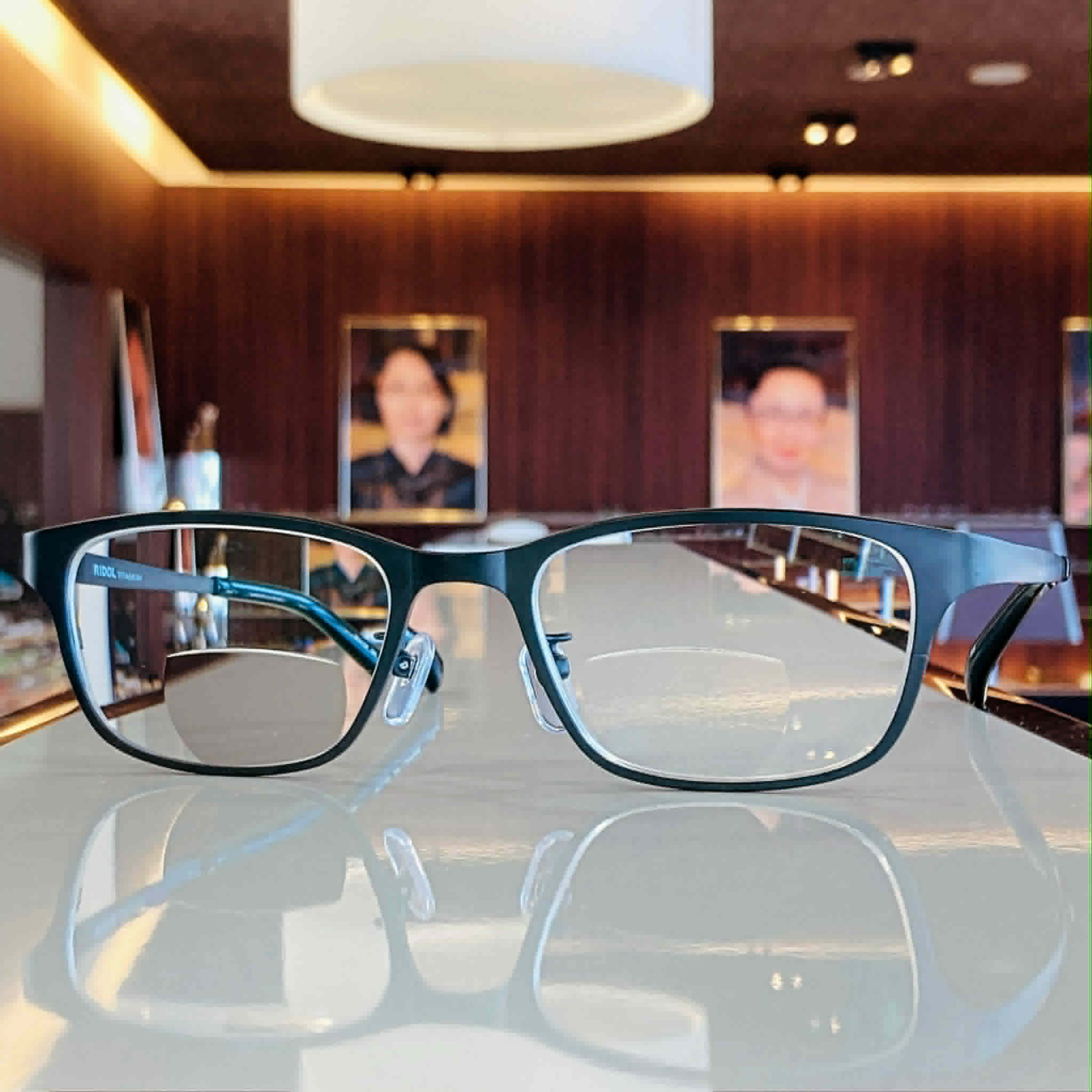 RIDOL TITANIUM（リドルチタニウム） R-212 ＆ バイフォーカル（二焦点）遠近両用です♪