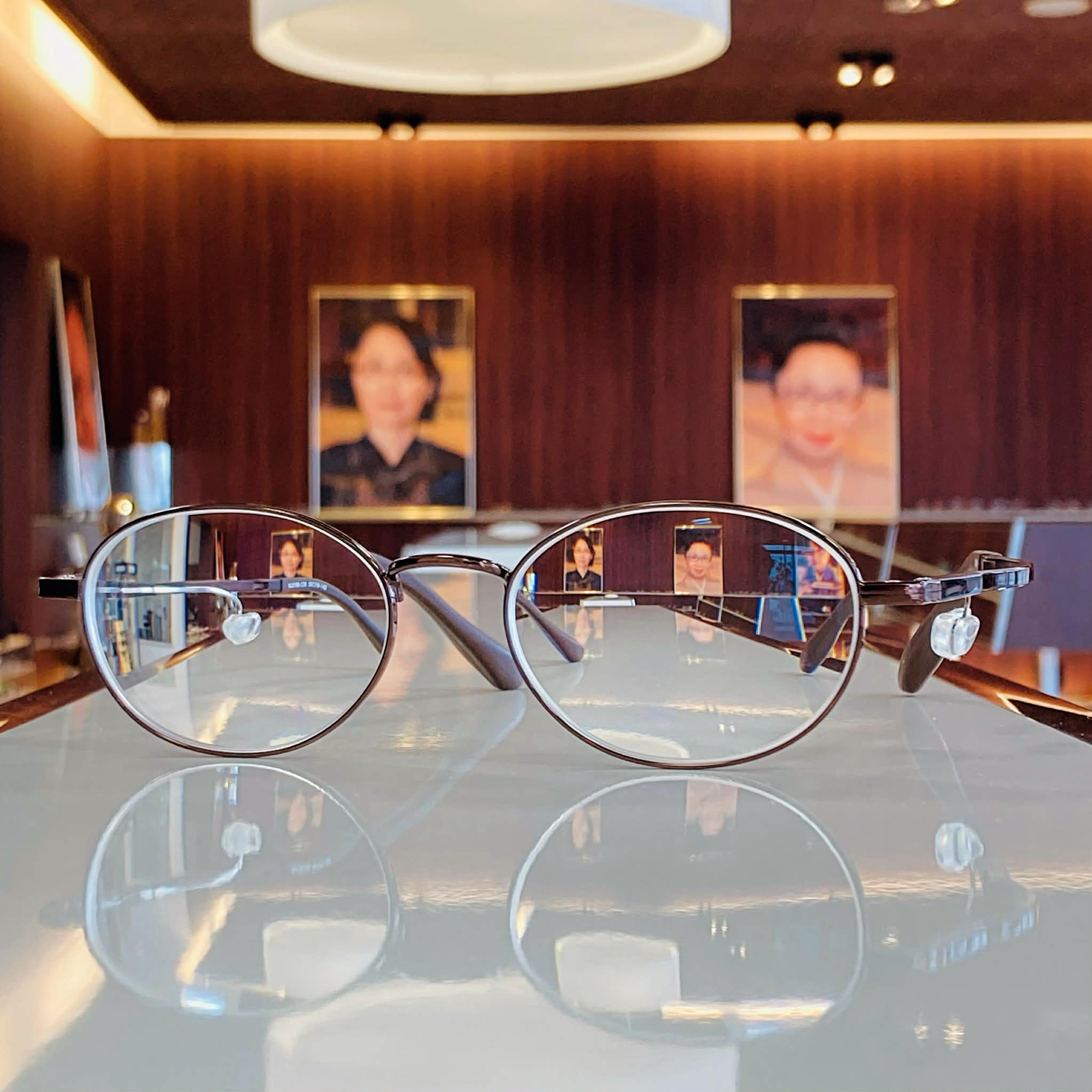 鼻あてのないメガネ、NEOJIN LIGHT（ネオジンライト）です♪