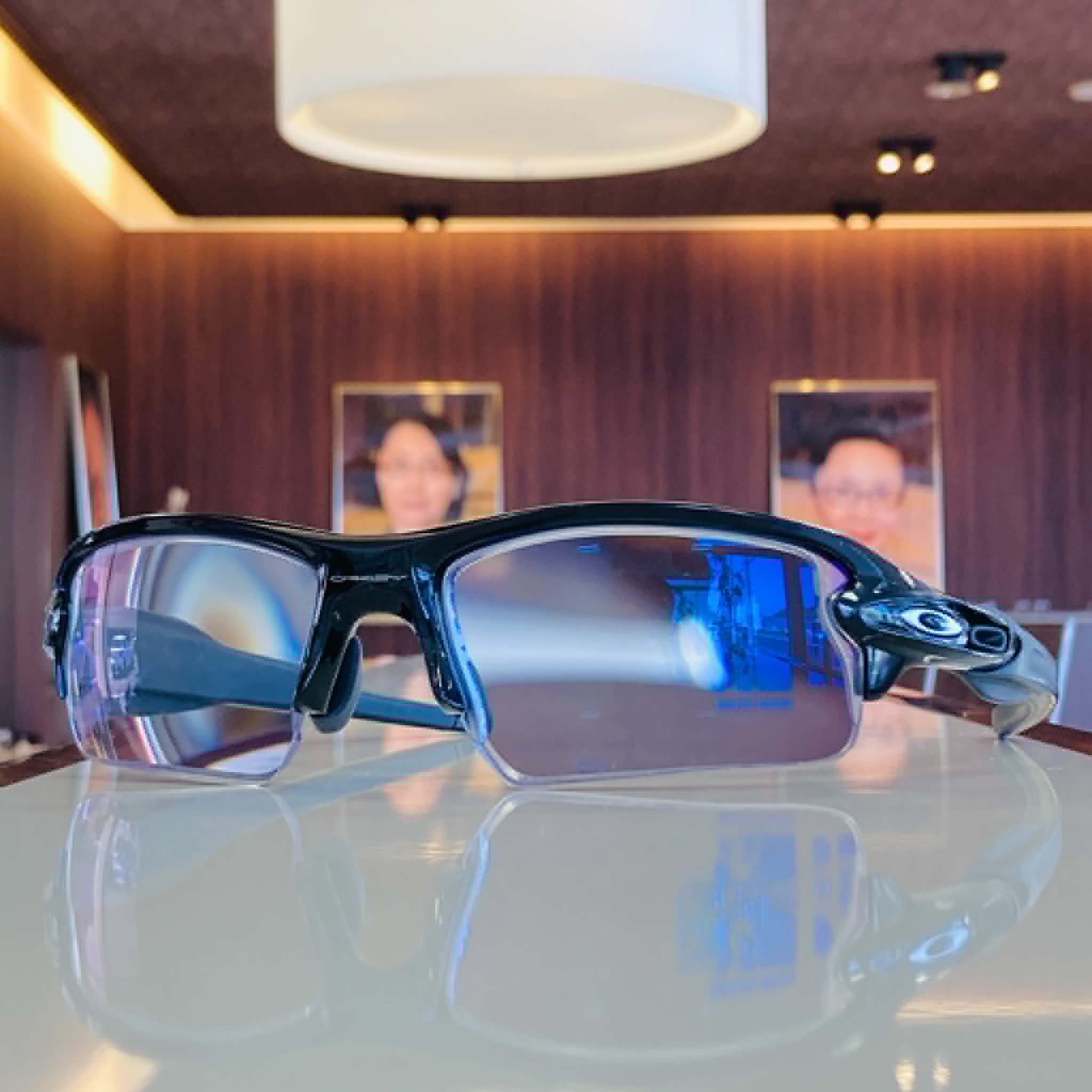 【OAKLEY】FLAK 2.0 お持ち込みサングラスに度付きICRX 調光NXTスカイクリアーを取り付けました＼(^_^)／